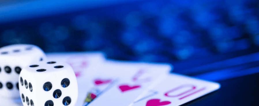 Canada online gaming on the rise - cards and dices