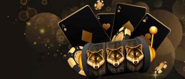 Royal Winner Casino black and gold games banner